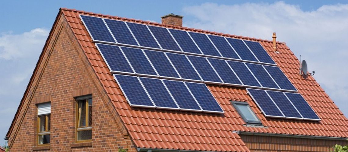 Gedeeltelijke aftrek voorbelasting woning door plaatsing zonnepanelen op dak